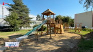 Mesto upravuje chodníky, parkoviská aj ihriská