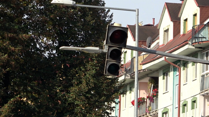 Nefunkčné semafóry na križovatke pri pošte