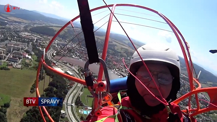 Piloti paraglidisti nad Bardejovom