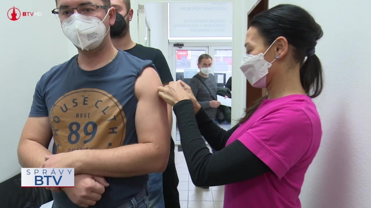 Očkovaciu kampaň podporili záchranné zložky