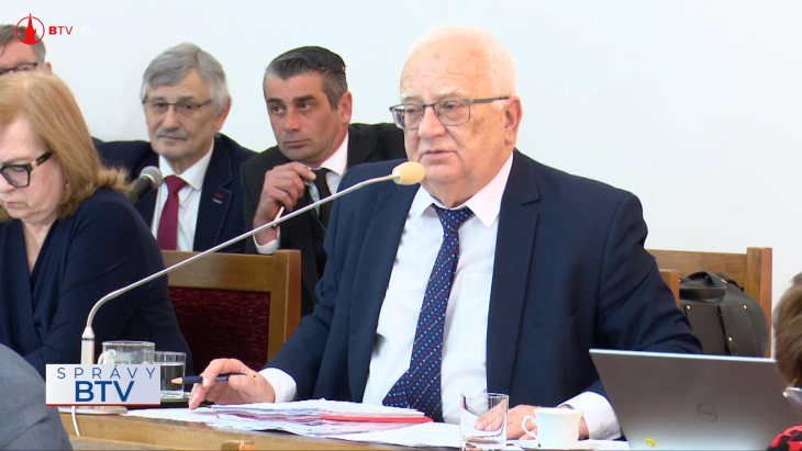 Poslanci schválili aj 2 milónový úver