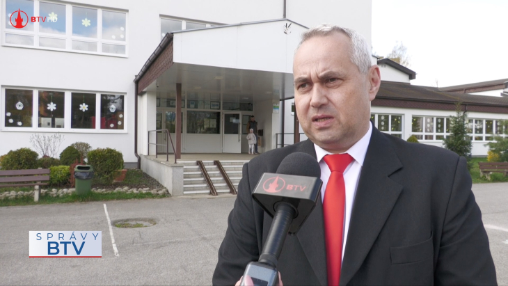 ePrihlášky mali pomôcť, rodičov však trápia