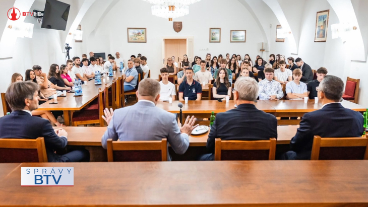 Premiér diskutoval so študentmi
